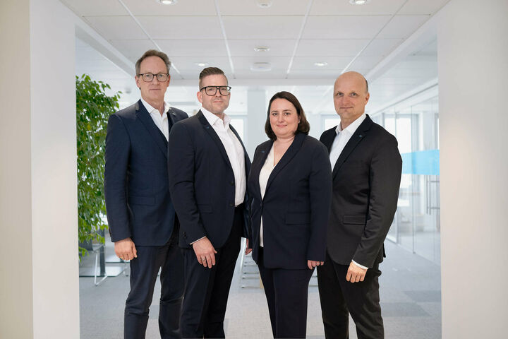 Die neue Ge­schäfts­lei­tung von GG Group: Hol­ger Fas­tabend (CEO, CRO & CTO), Mar­kus Bode (CSO), Elke Vlach (CFO) und Mar­kus Ga­nahl (COO) (v.l.n.r.)