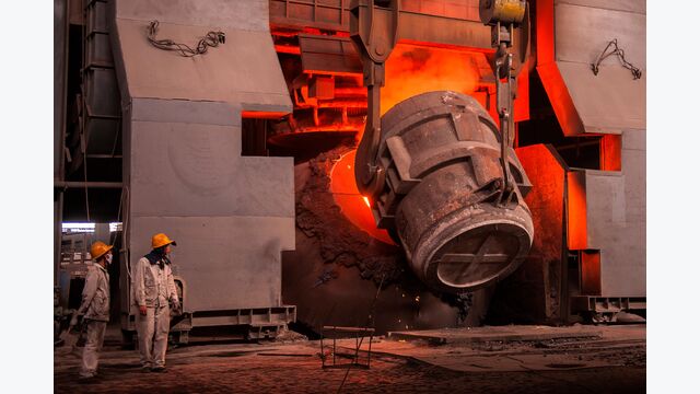 Steelmaking plant and steelmaking workshop