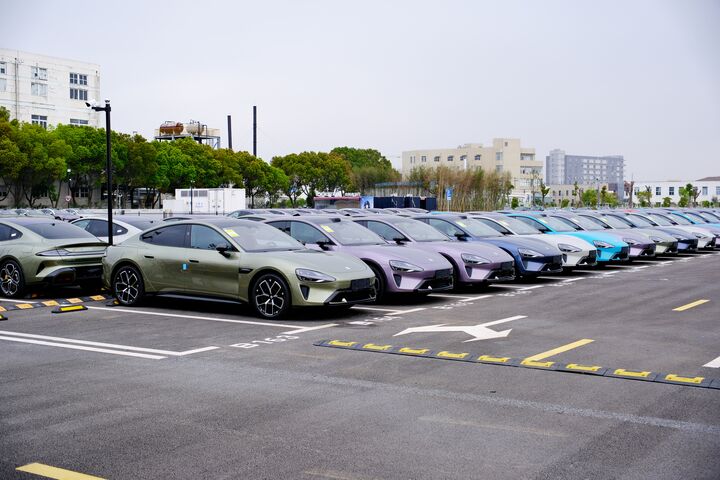 xiaomi, car, electric, ev, electric car, many, su7, cars, electric vehicle, china, new, delivery center, nobody E-Auto Elektromobilität China