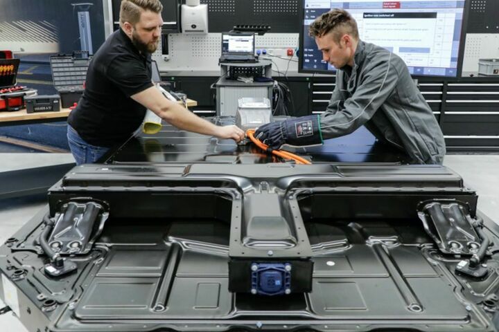 Porsche Batterie E-Auto Elektro-Auto E-Porsche