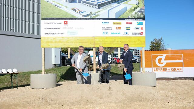 Bis Sommer 2026 entstehen bei TGW in Marchtrenk eine neue Produktionshalle, ein hochautomatisiertes Lagersystem und ein Parkhaus