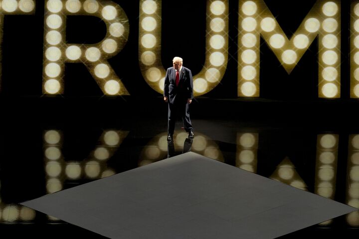 Download von www.picturedesk.com am 07.08.2024 (10:58). Republican presidential candidate former President Donald Trump is introduced during the Republican National Convention Thursday, July 18, 2024, in Milwaukee. (AP Photo/Morry Gash) - 20240719_PD0694 - Rechteinfo: Rights Managed (RM)