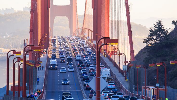 © losonsky - stock.adobe.com 2018, bridge, traffic, california, usa, golden, gate, francisco, san, city, tourism, bay, america, blue, red, architecture, historic, travel, road, sky, landmark, ocean, transportation, suspension, attraction, structure, famous, cityscape, car, evening, highway, sunset, metal, landscape, pacific, tele, urban, downtown, sea, driving, crossing, transport, jam, tourist, background, busy, motorway, symbol, monument, design