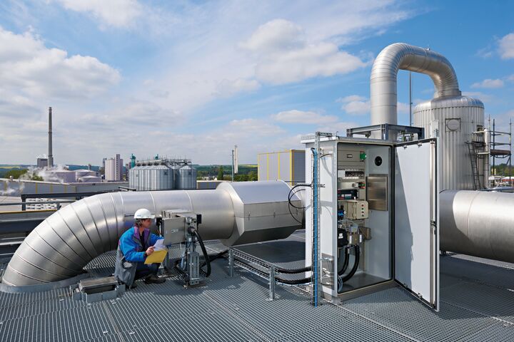 Die strategische Partnerschaft von SICK und Endress+Hauser in der Prozessautomatisierung ist gestartet. Die Gas-Analyse- und Durchflussmesstechnik spielt eine wichtige Rolle bei der nachhaltigen Transformation.