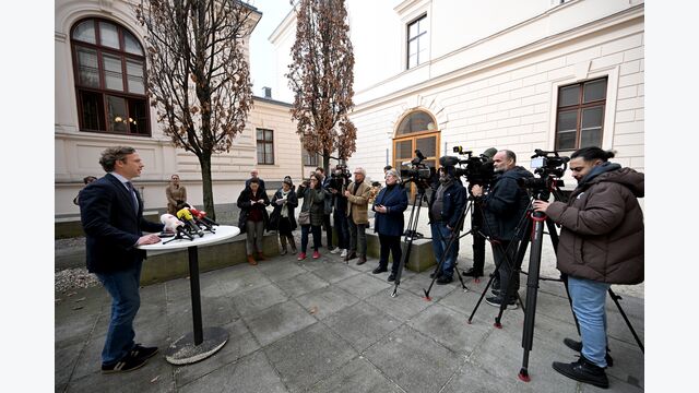 ABD0082_20250225 - RIED IM INNKREIS - ?STERREICH: Im Landesgericht Ried im Innkreis stimmen heute Dienstag, 25. Februar 2025 die KTM-Gl?ubiger ?ber den Sanierungsplan ab. Im Bild: KTM-CEO Gottfried Neumeister am Dienstag 25. Februar 2025 anl?sslich der Sanierungsplantagsatzung. - FOTO: APA/FOTOKERSCHI.AT/WERNER KERSCHBAUMMAYR