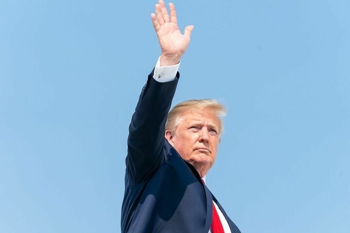 President Trump Returns from New Jersey More: President Donald J. Trump waves Sunday, July 7, 2019, as he prepares to board Air Force One at the Morristown Municipal Airport in Morristown, N.J., for his return to Washington, D.C. (Official White House Photo by Shealah Craighead). Original public domain image from