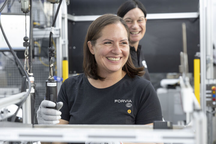 Forvia Hella Produktion Automobil Automotive Burgenland Österreich