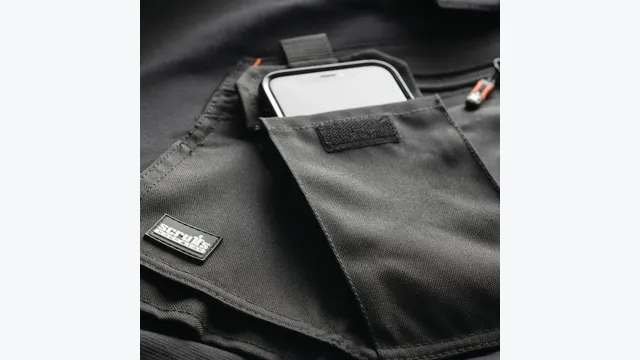 Im Test punktete die Scruffs T54756 mit einer optimalen Taschenausstattung