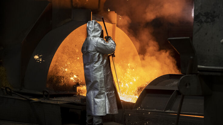 © thyssenkrupp DR-Anlage, Direktreduktionsanlage, Hochofen, Hochöfner, Neuzustellung, PSA, Podcast, Schwelgern, Silbermantel, Transformation, Apparel, Clothing, Human, Person
