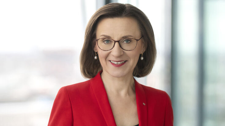 © DB AG / Max Lautenschlaeger Sigrid Nikutta, Vorstand Güterverkehr der Deutschen Bahn AG. fotografiert am 4. Februar 2020 in Berlin © Deutsche Bahn / Max Lautenschlaeger +49 177 4384167 mail@maxlautenschlaeger.de NO MODELS RELEASE DAS NUTZUNGSRECHT DER ABGEBILDETEN PERSONEN IST UNGEKLÄRT