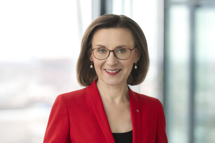 Sigrid Nikutta, Vorstand Güterverkehr der Deutschen Bahn AG. fotografiert am 4. Februar 2020 in Berlin © Deutsche Bahn / Max Lautenschlaeger +49 177 4384167 mail@maxlautenschlaeger.de NO MODELS RELEASE DAS NUTZUNGSRECHT DER ABGEBILDETEN PERSONEN IST UNGEKLÄRT