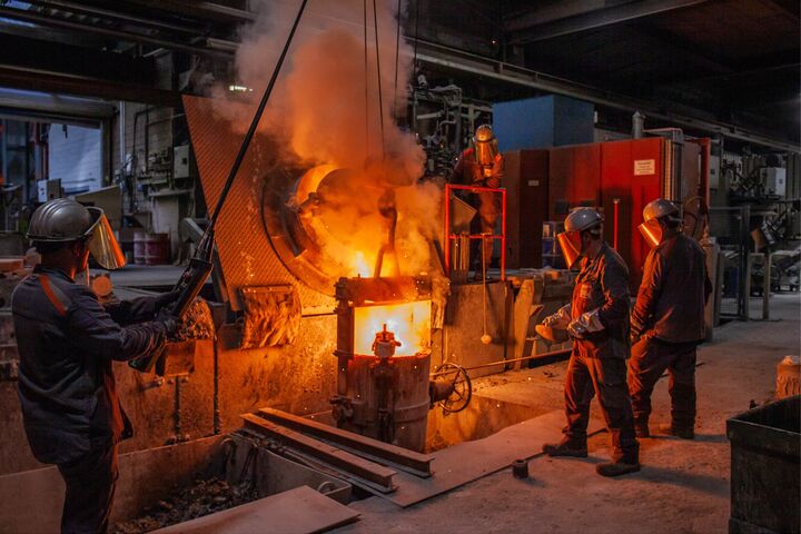 Schmees cast Langenfeld