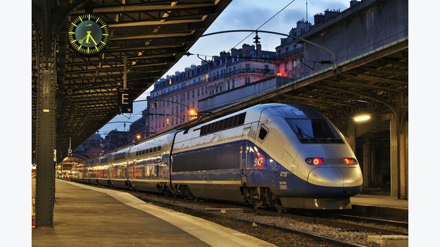 Hochgeschwindigkeitszug TGV im Pariser Gare de l'Est