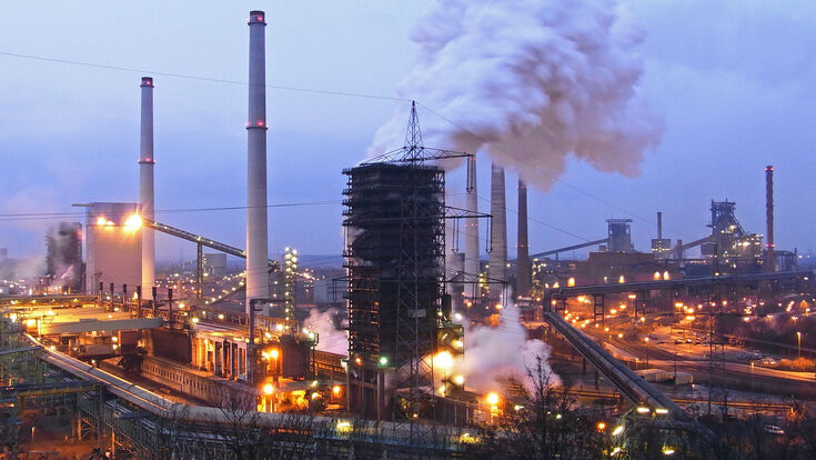 Thyssenkrupp-Hochofenwerk Schwelgern ist ein Hüttenbetrieb in Duisburg-Marxloh