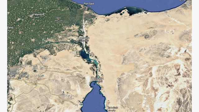 Der Suezkanal zwischen Port Said und Sues