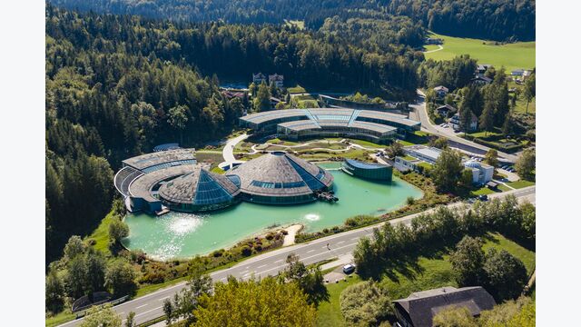 2018, drohne, firmensitz, flachgau, fuschl, fuschl am see, hauptsitz, land salzburg, luftaufnahme, luftbild, red bull, sommer, wirtschaft, österreich