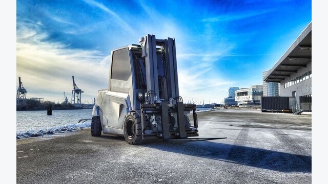 Der Stapler-Prototyp Falcon bei der Präsentation in Hamburg