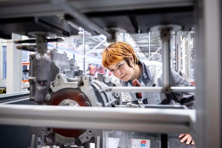 Stellantis Produktion Motor