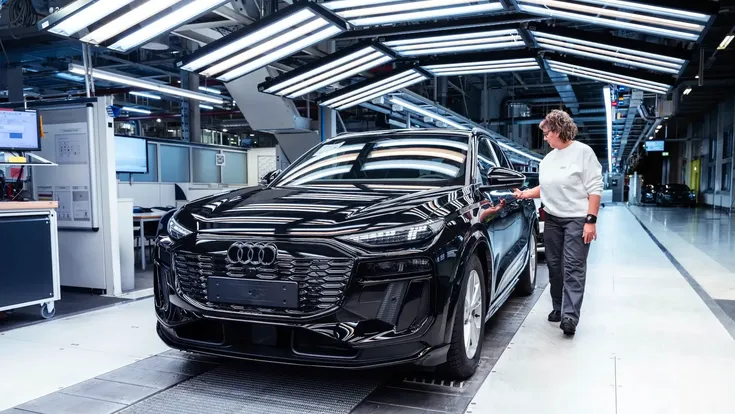 Audi Produktion im Werk: Stellenabbau und Umbau zur Elektromobilität trotz steigender Gewinne