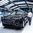 Audi Produktion im Werk: Stellenabbau und Umbau zur Elektromobilität trotz steigender Gewinne