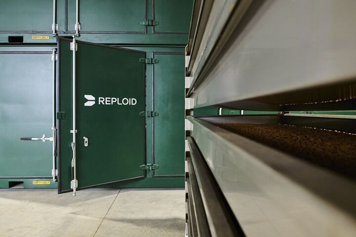 Mastcontainer und Wanne Reploid