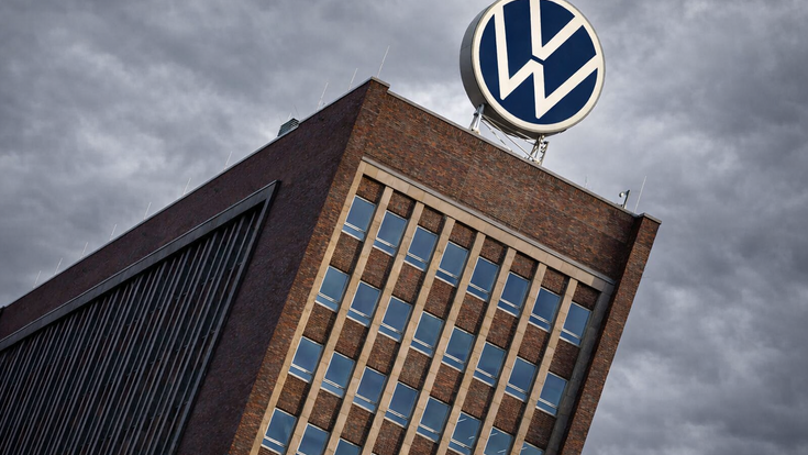 VW in der Krise dunkle Wolken über der VW-Zentrale