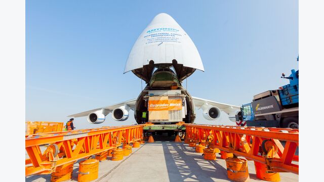 Cargo-Flugzeug Gebrüder Weiss