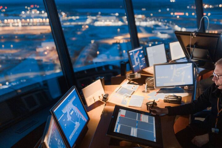 Frequentis Schaltzentrale