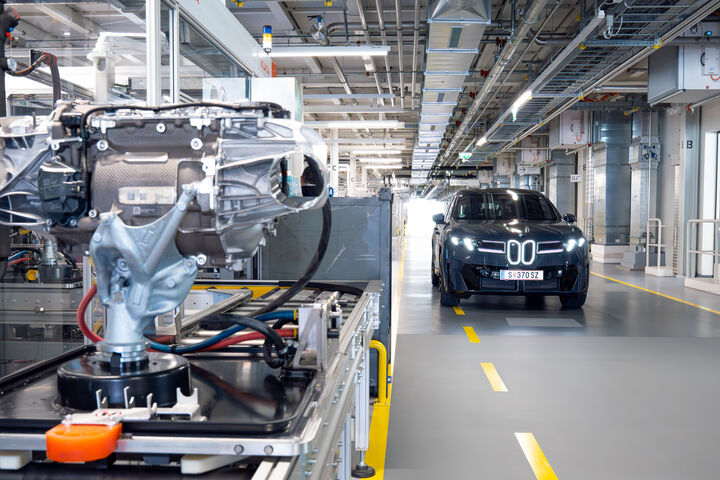 P90631021 high Res the new bmw ix3 with