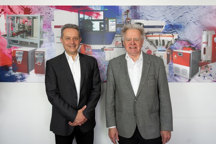 Michael Wittmann (links) und Werner Wittmann führen ab Mai 2026 gemeinsam alle Geschäftsbereiche der Wittmann Gruppe