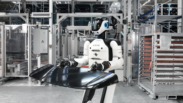 P90630894 high Res humanoid robotics at