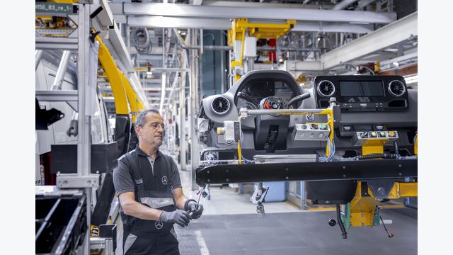 Mercedes-Benz Werk Düsseldorf // Mercedes-Benz Plant Düsseldorf