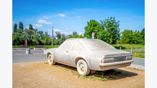 rüsselsheim, opel manta, ruesselsheim, opelvillen, mainufer, steg, uferpromenade, wiese, festung, stadtpark, radtour, teich, see, pavillon, rathaus, markt, marktplatz, altstadt, innenstadt, zentrum, historisch, urban, denkmal, sehenswürdigkeit, sehenswert, reisen, urlaub, stadt, dorf, städtereisen, stadtlandschaft, tourismus, touristisch, tageslicht, reiseziel, erleben, attraktion, unterwegs, ausflug, ausflugsziel, wahrzeichen, bekannt, hintergrund, freiraum, niemand, keine personen, textfreiraum, orientierungspunkt, deutschland