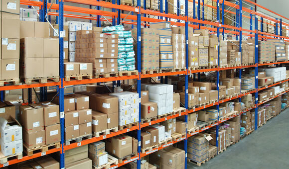 lager, regal, logistik, großhandel, sortiment, ware, hochregal, lagerhalle, industrie, spedition, hochregallager, lagerhaltung, materialwirtschaft, lagerraum, wirtschaft, lagerbestand, verpackung, paket, warenlager, magazin, innenraum, lagern