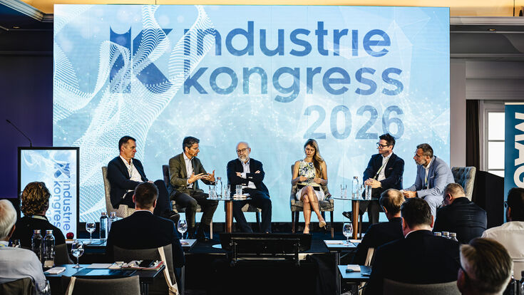 Bühne des Industriekongress 2026 mit den Experten Münkler Franke Mitterbauer und Friess