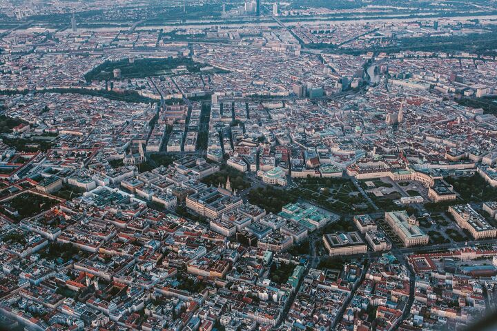 luftaufnahme, aerial, wien, stadt, anblick, ortsbild, städtisch, landschaft, panorama, anreisen, fremdenverkehr, strasse, europa, road, drohnenaufnahme, drohne, stadtbild