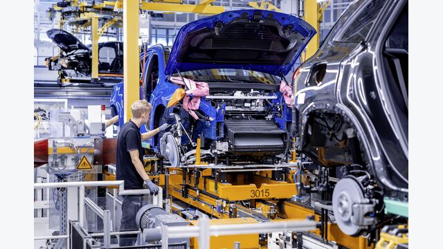 Erfolgreicher Produktionshochlauf des neuen elektrischen GLC im Mercedes-Benz Werk Bremen Successful production ramp-up of the all-new electric GLC at the Mercedes-Benz plant in Bremen
