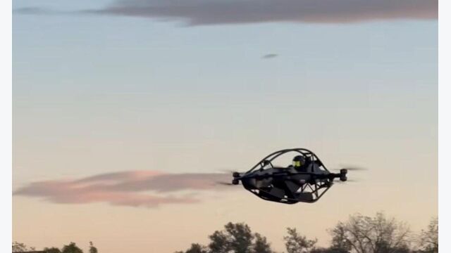 Einsitziges Airbike als mögliches Fluggerät für schnelle Transporte im Ukraine-Krieg und militärische Tests an der Front.