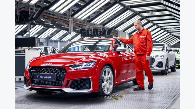 Audi-Produktion im ungarischen Werk Győr mit Fahrzeugfertigung und industrieller Montagelinie