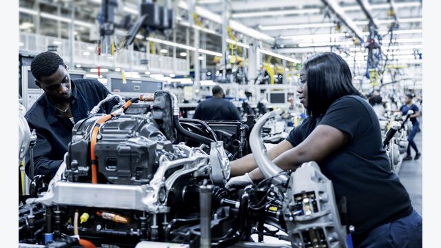 Motorenproduktion im Mercedes Benz Werk in Tuscaloosa in Alabama