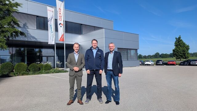 Von links: Stefan Hinterberger (DEXIS Austria), Claus Feinauer (Freudenberg Filtration Technologies),
Volker Hauf (DEXIS Austria)