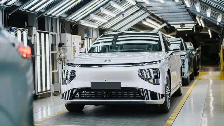 Produktion von Xpeng in einer modernen Umgebung bei Magna in Graz, Österreich