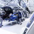 Produktion eines Audi in einer Werkshalle