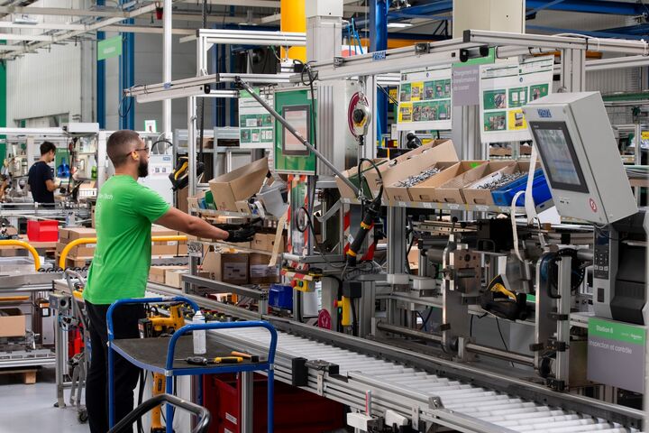 Schneider Electric Produktion
